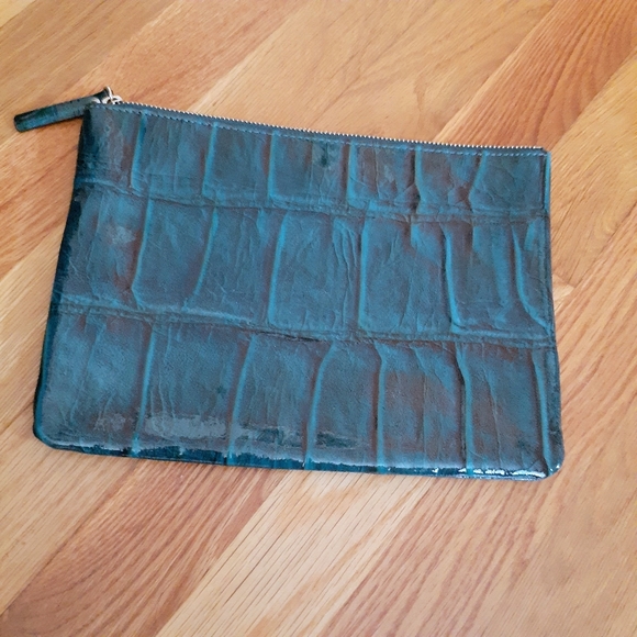 Kate Spade Teal Croc..Printed Clutch OS Teal Shiny Kate Spade - Picture 3 of 3